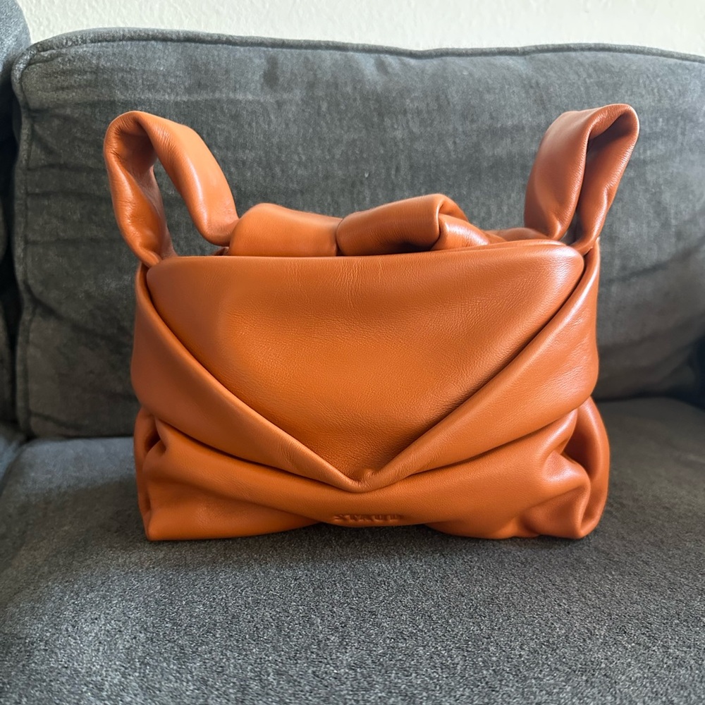 STAUD Kiss Bag In Carrot NWT